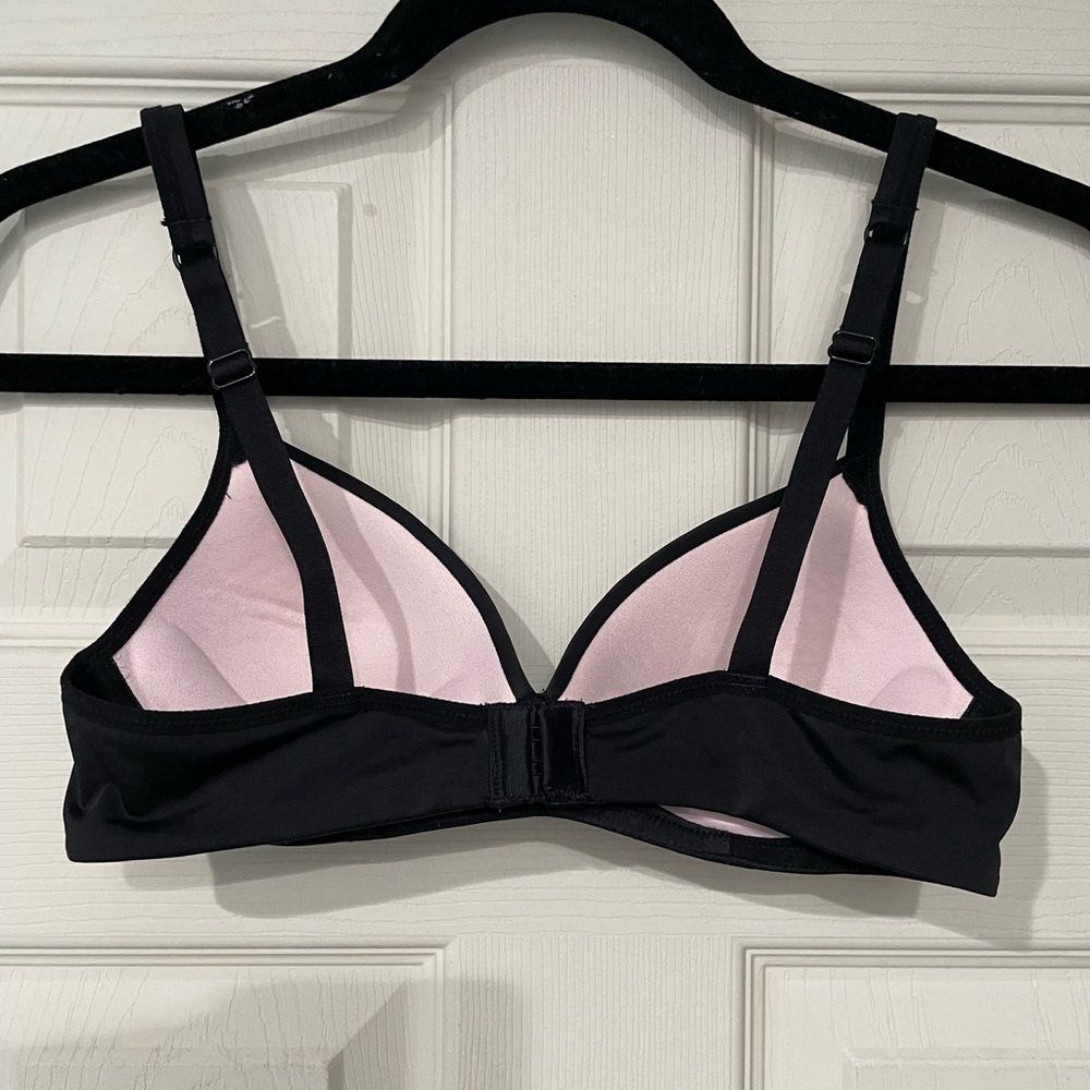 Warner's Elegant Black Bra - Picture 3 of 5